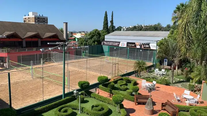 Quadras Externas de Volei e Beach Tênis